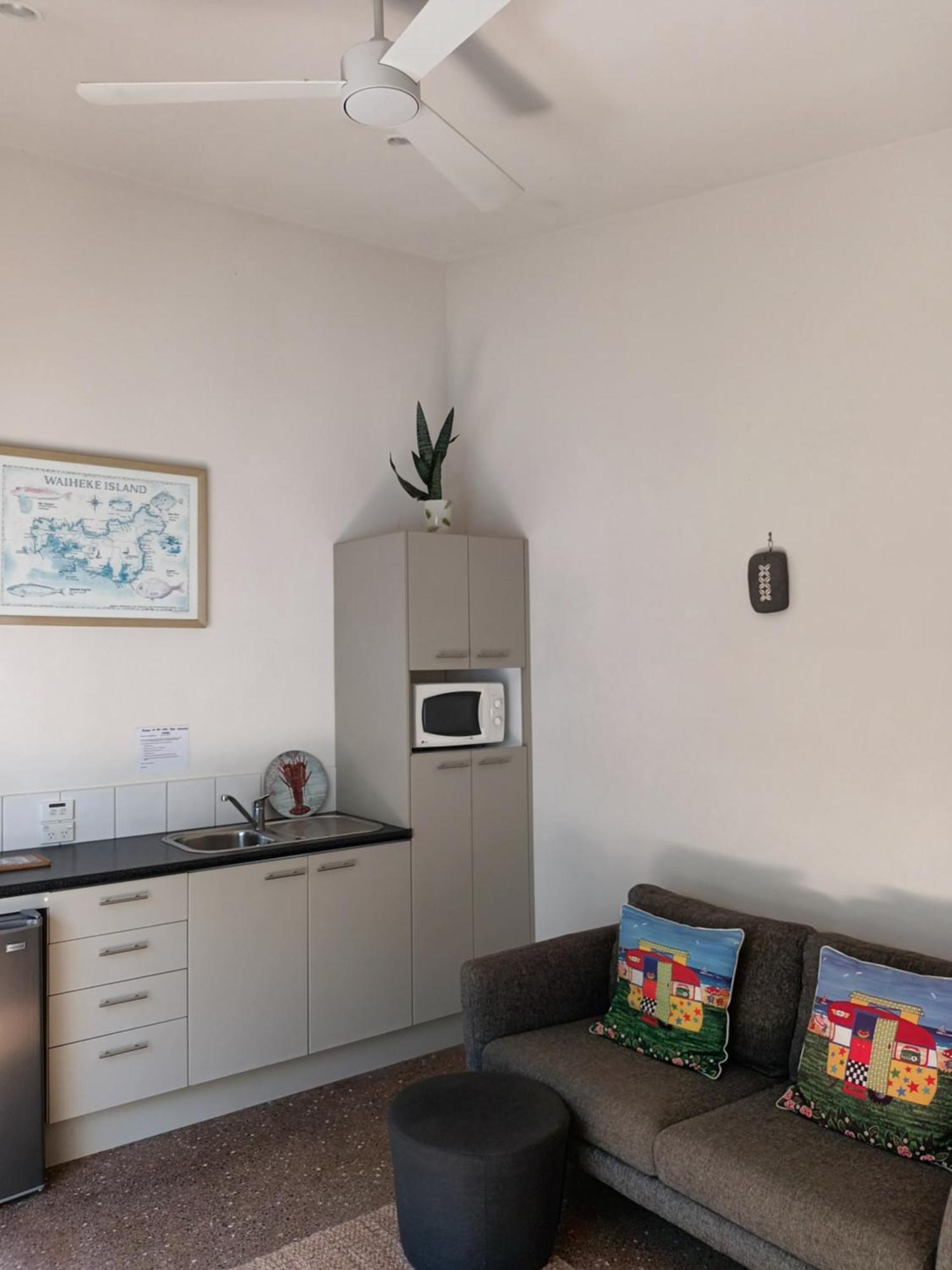 Island Breeze Apartment Oneroa Bagian luar foto